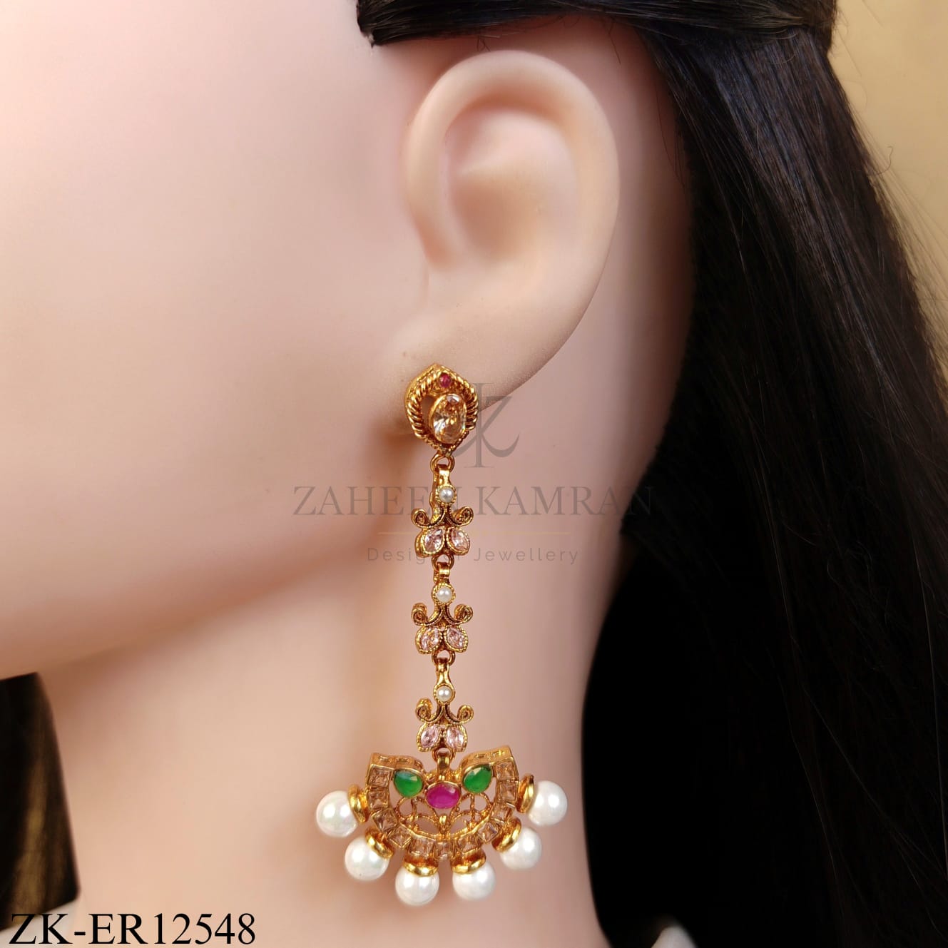 FLORAL CHAIN WITH EMERALD EARRINGS
