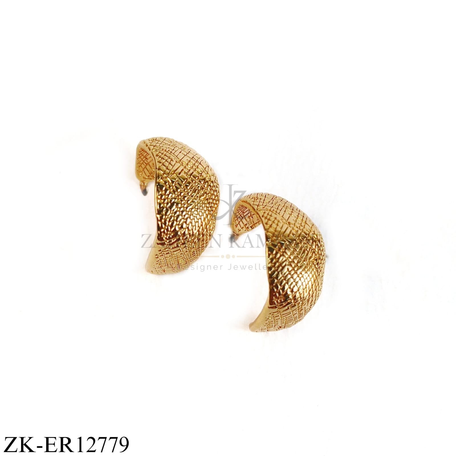 GOLD CROSS LINE PATTERN EARRINGS