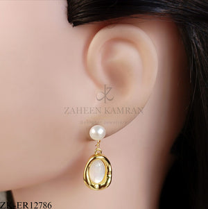 GOLD TONE TOP PEARL EARRINGS