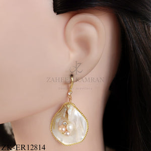 GOLD SHELL EARRINGS WITH PEARLS CLUSTER