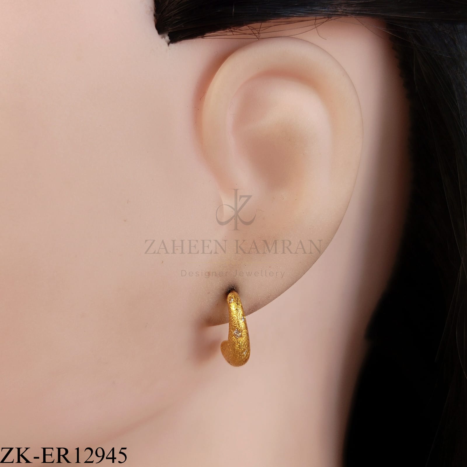GOLDEN HOOP EARRINGS