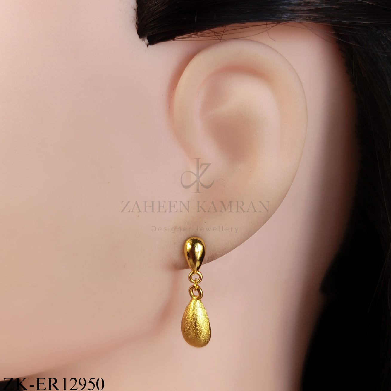 GOLDEN TEARDROP EARRINGS