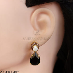 BLACK TEARDROP EARRINGS