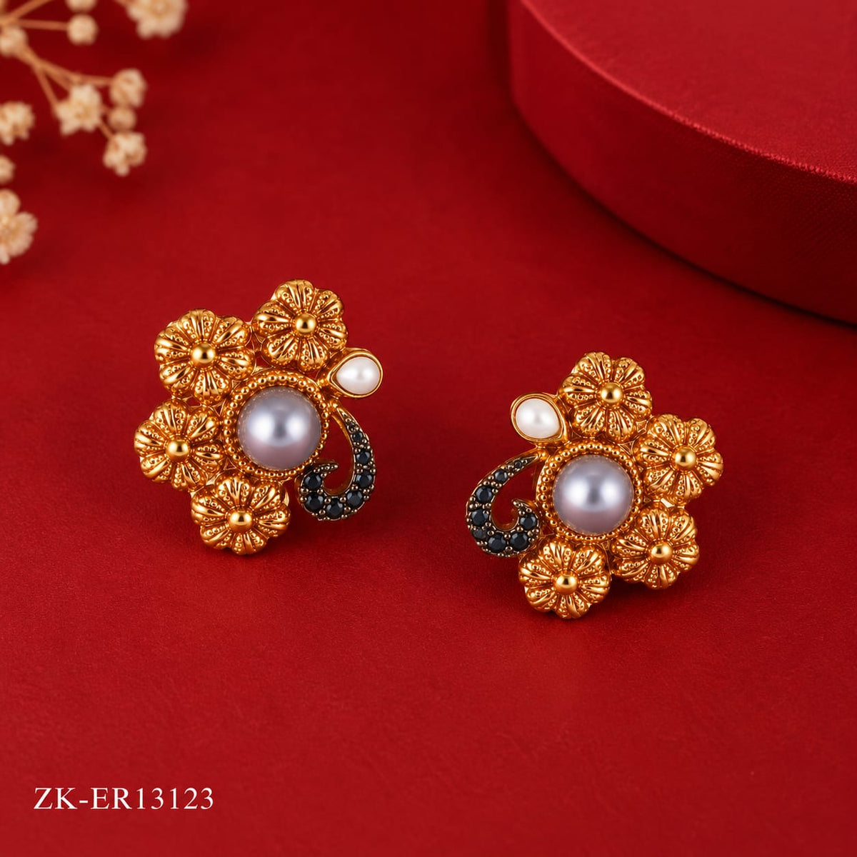 FLORAL PATTERN EARRINGS