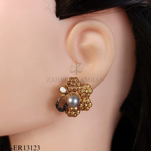 FLORAL PATTERN EARRINGS