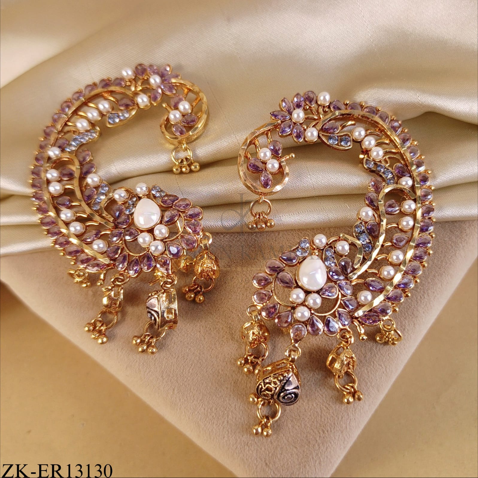 AMETHYST PEARLS CURVED EARRINGS