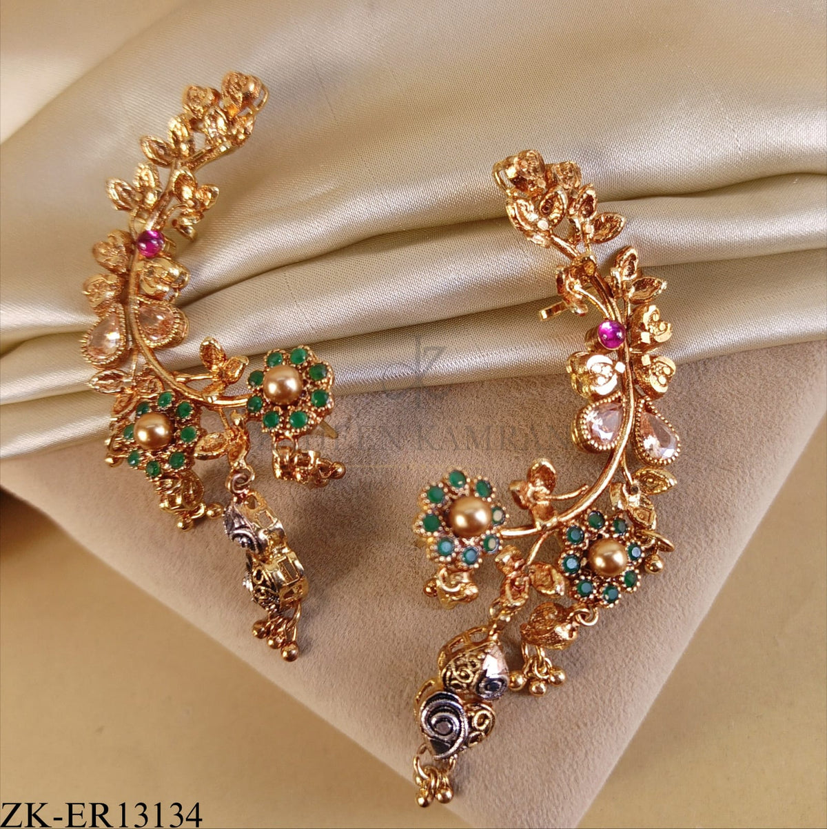 EMERALD FLORET CURVED EARRINGS