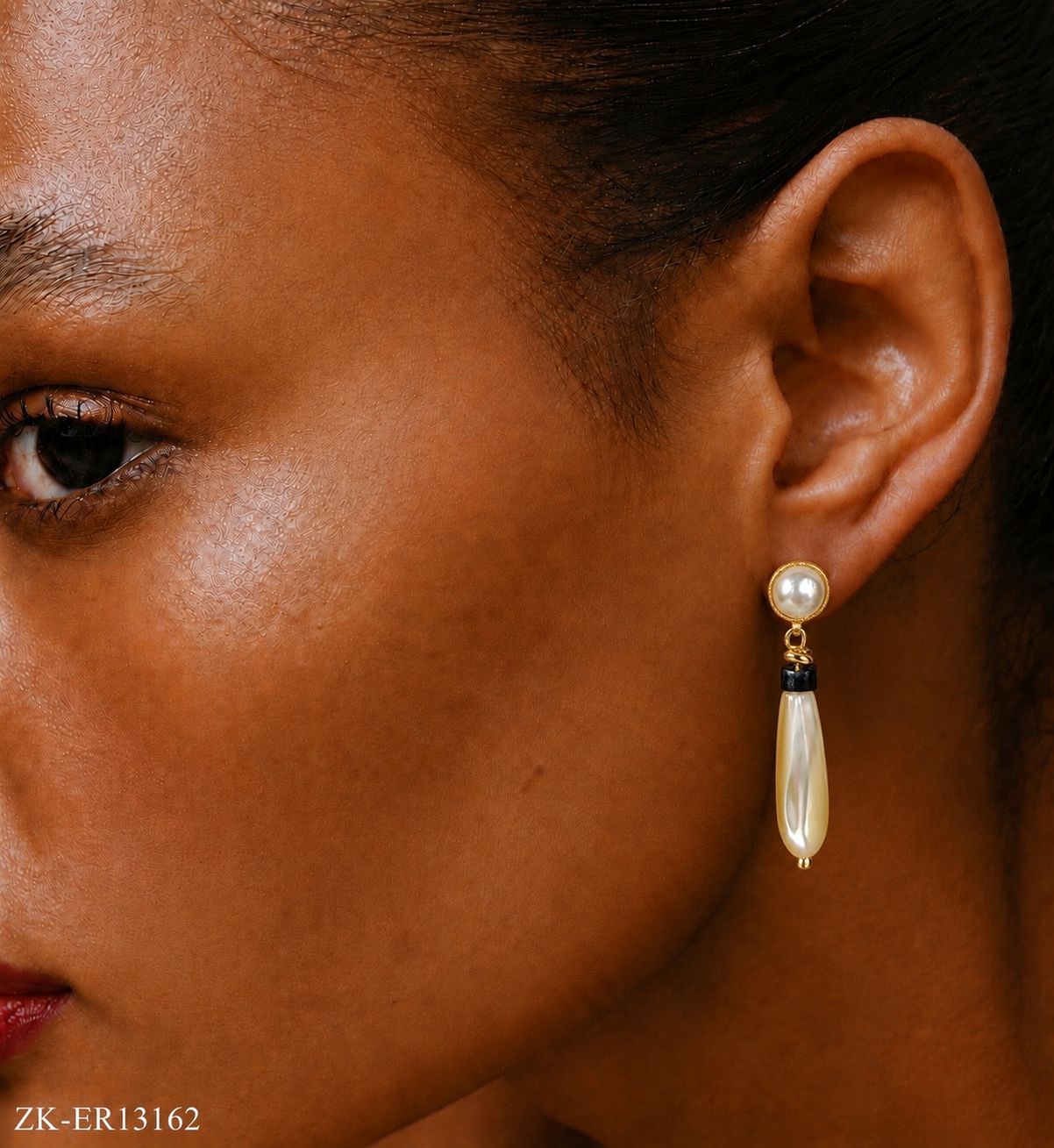 PEARL STUD EARRINGS