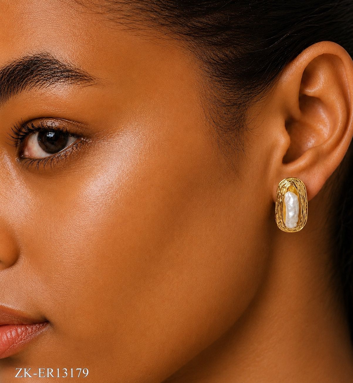 WHITE BAROQUE EARRINGS
