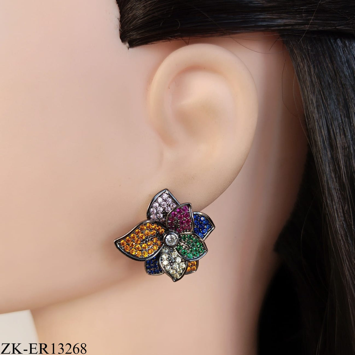 MULTICOLOR FLORAL CLUSTER STUDS