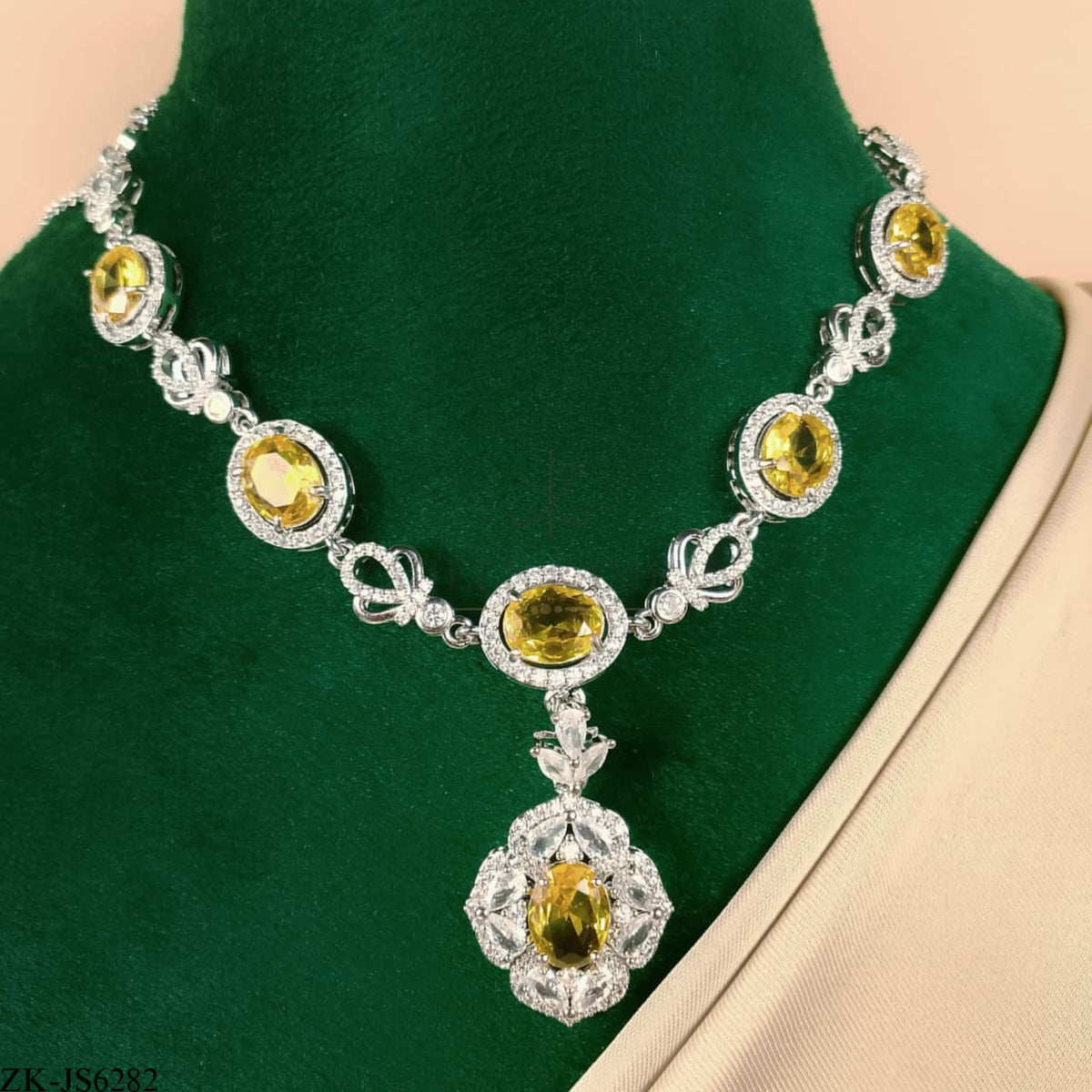 YELLOW JADE SET