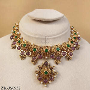 EMERALD CENTER WITH PEARLS PETAL DROPS SET