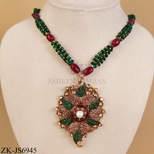 GOLD TONE FLORAL PENDANT MALA SET
