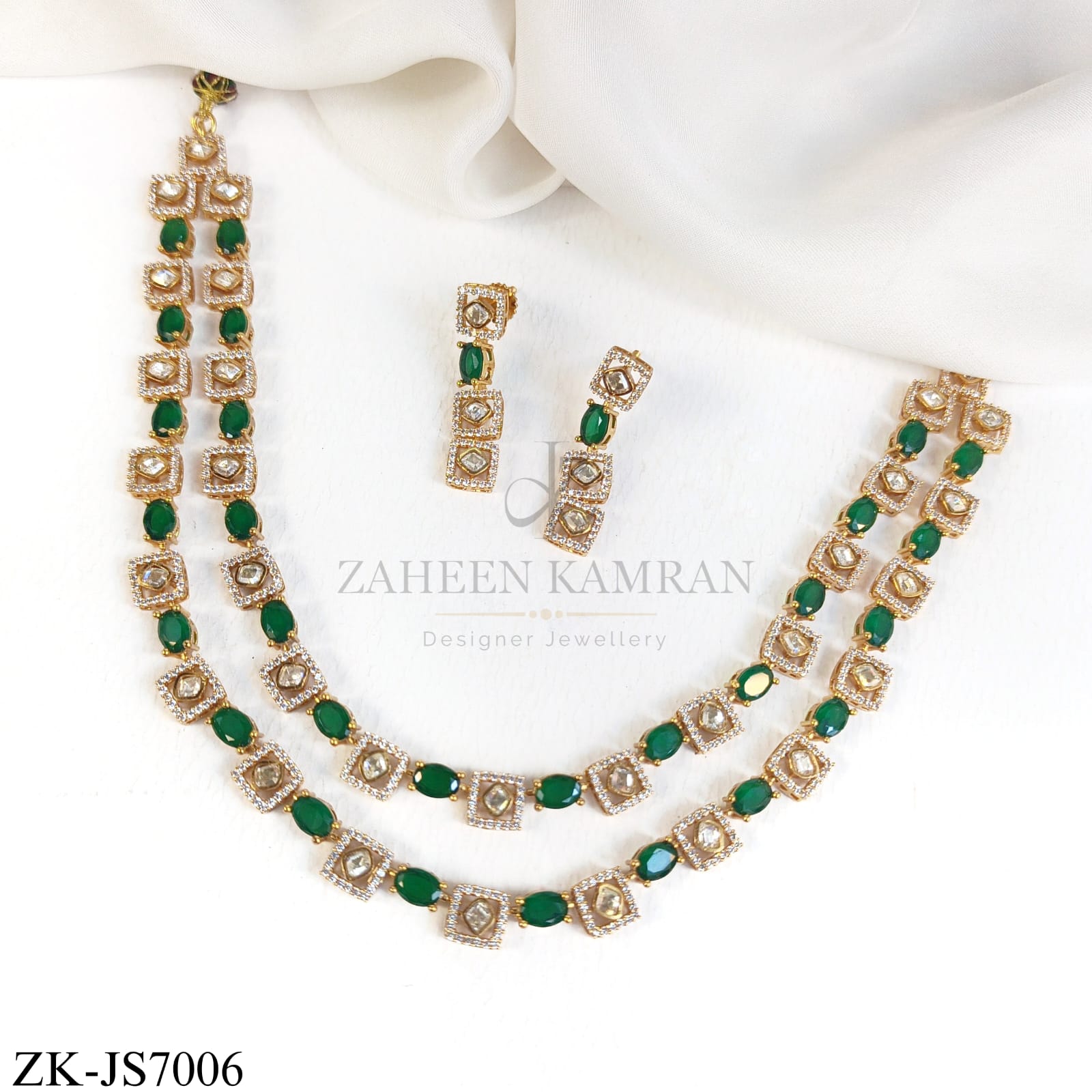 Resplendent Emerald Necklace