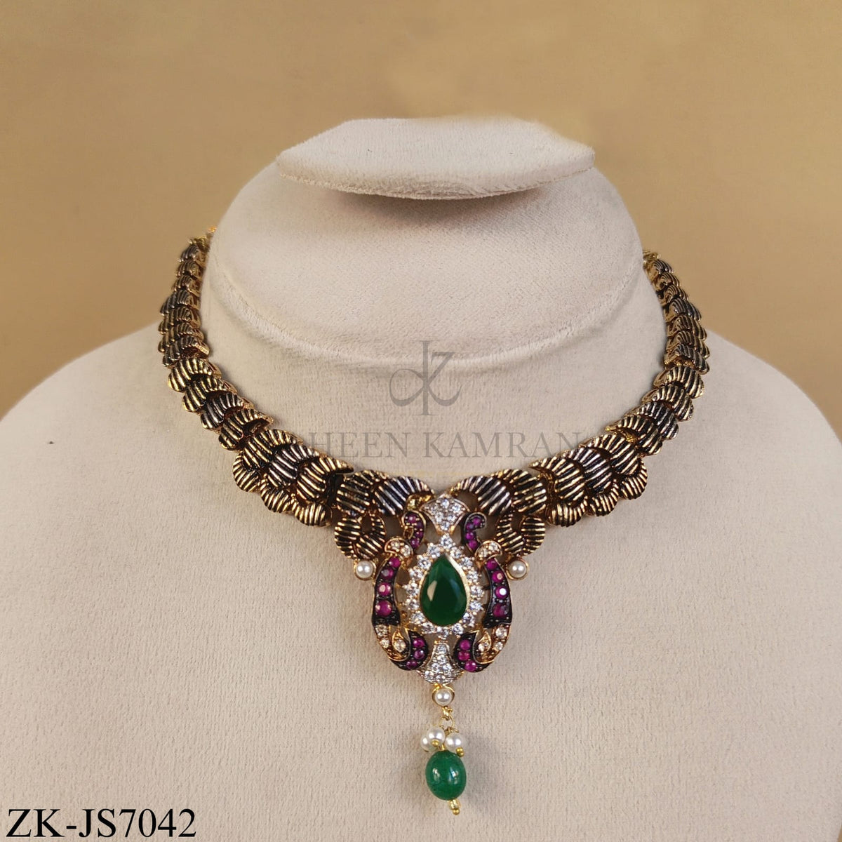ANTIQUE TEXTURED EMERALD PINK ZIRCONIA SET