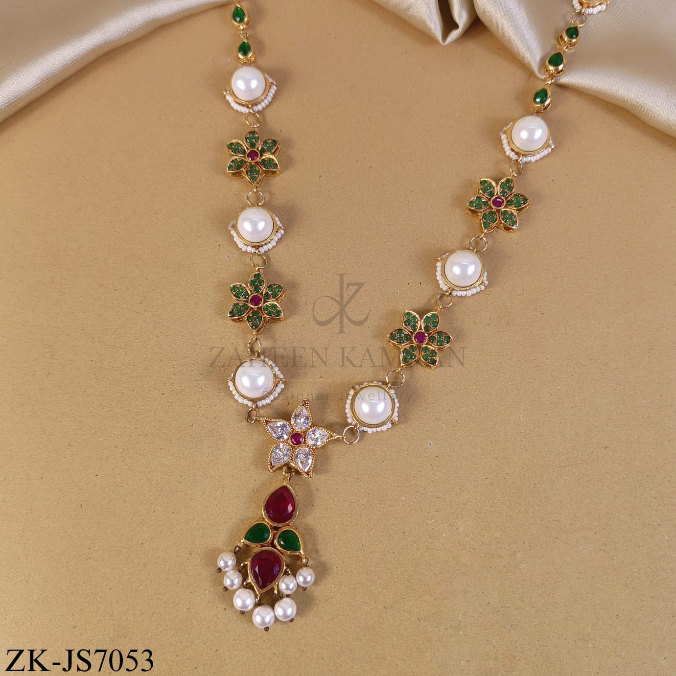 GOLDEN WIDE FLORA CENTRE CHOKER MALA SET