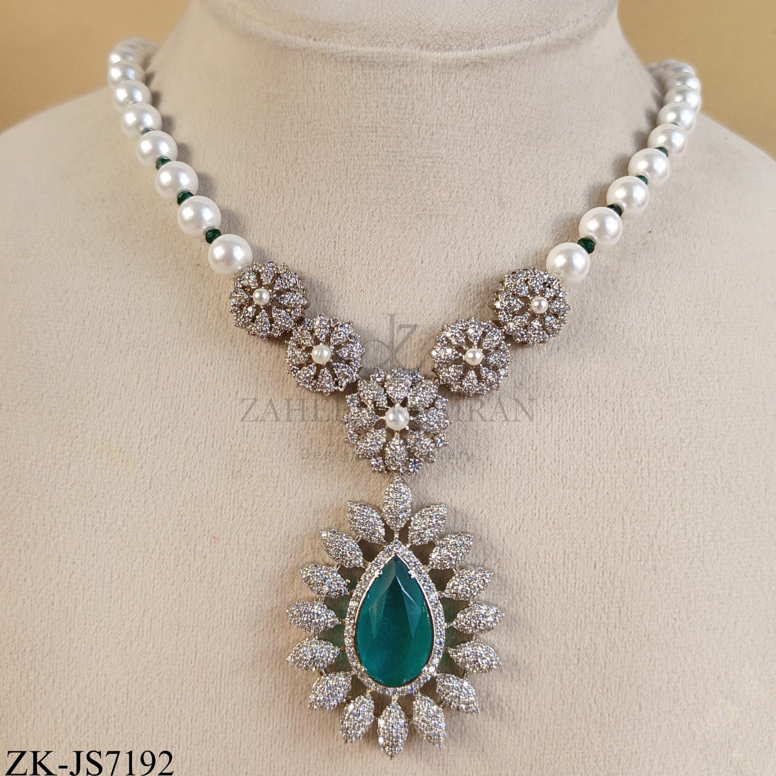 BLOSSOM EMERALD SET