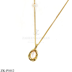 Gold oval pendant with wavy frame and white shell - Zaheen Kamran