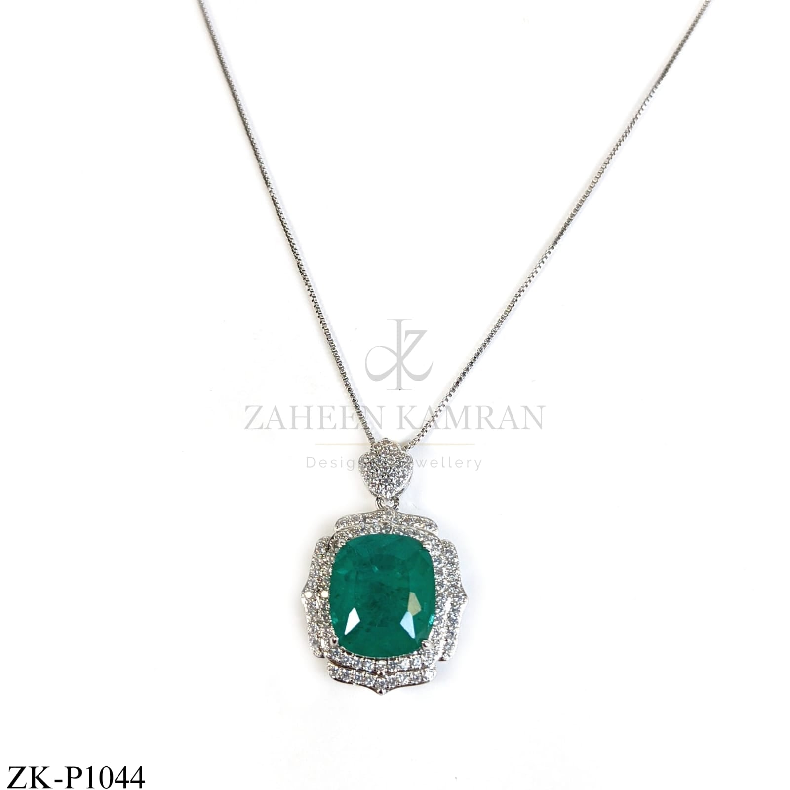 EMERALD GEM PENDANT