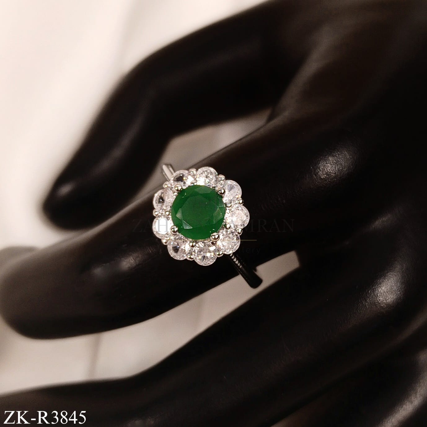 EMERALD RING