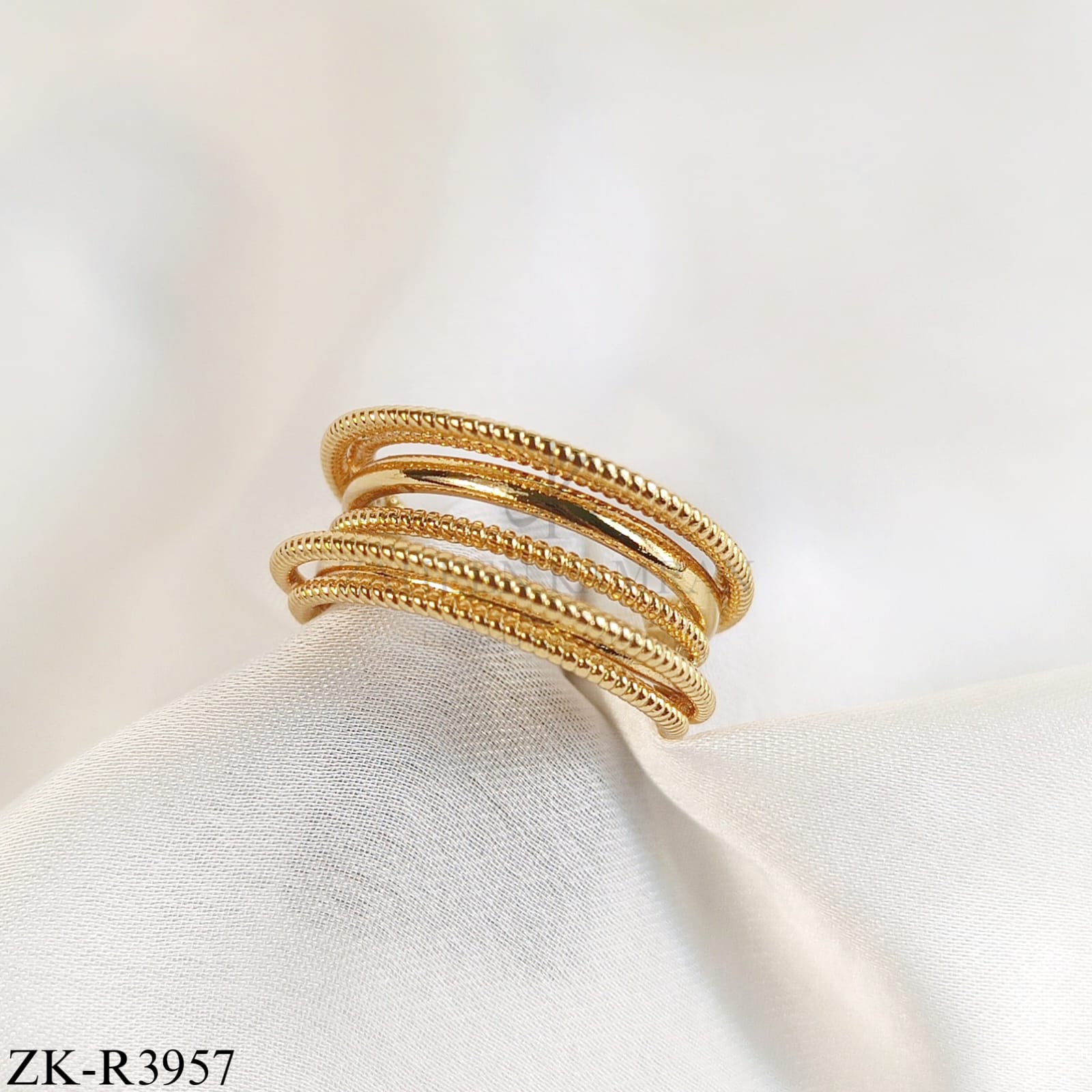 GOLDEN FIVE SLIM BANDS RING