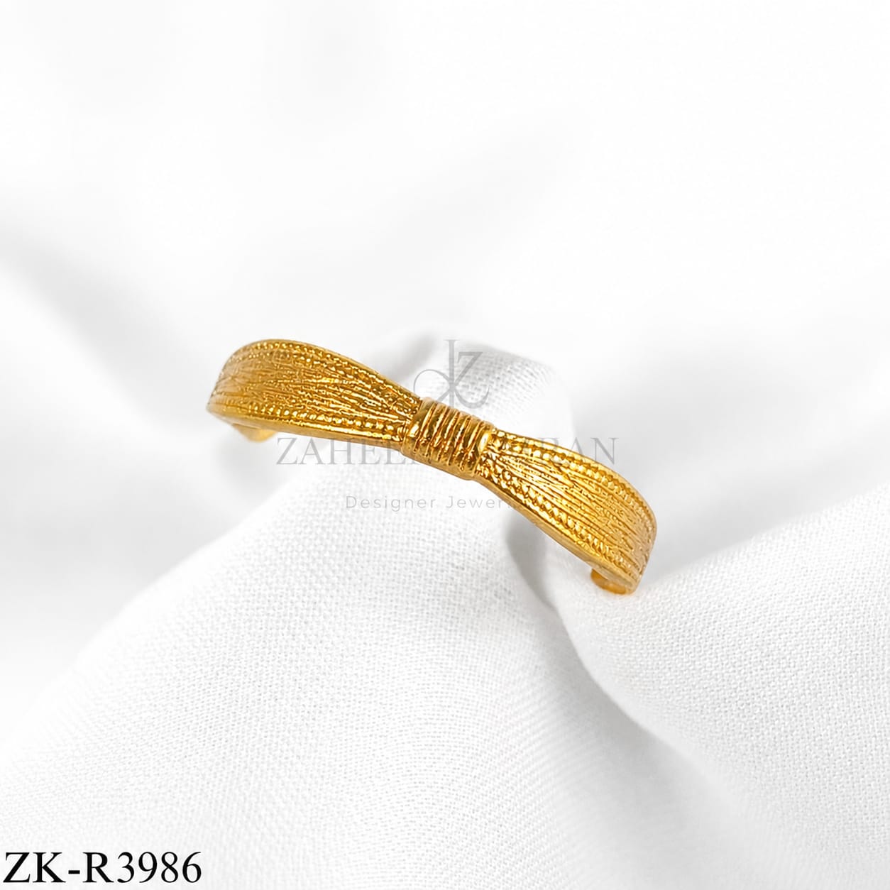 GOLDEN BOW RING
