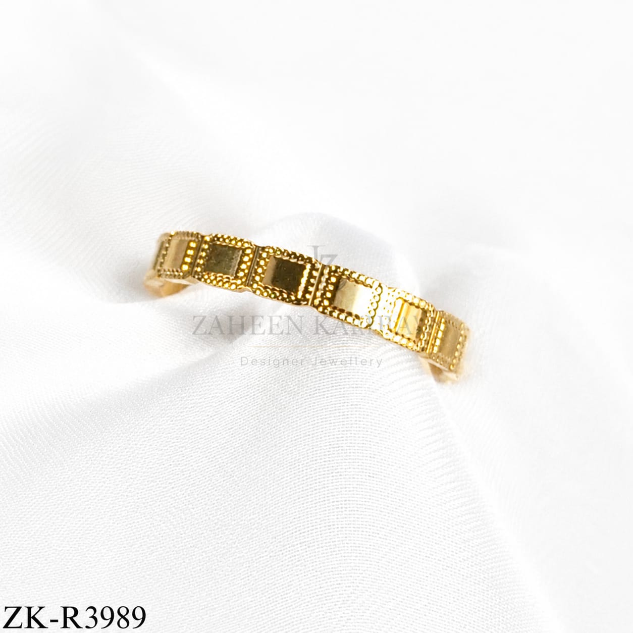 DOT BORDER RING