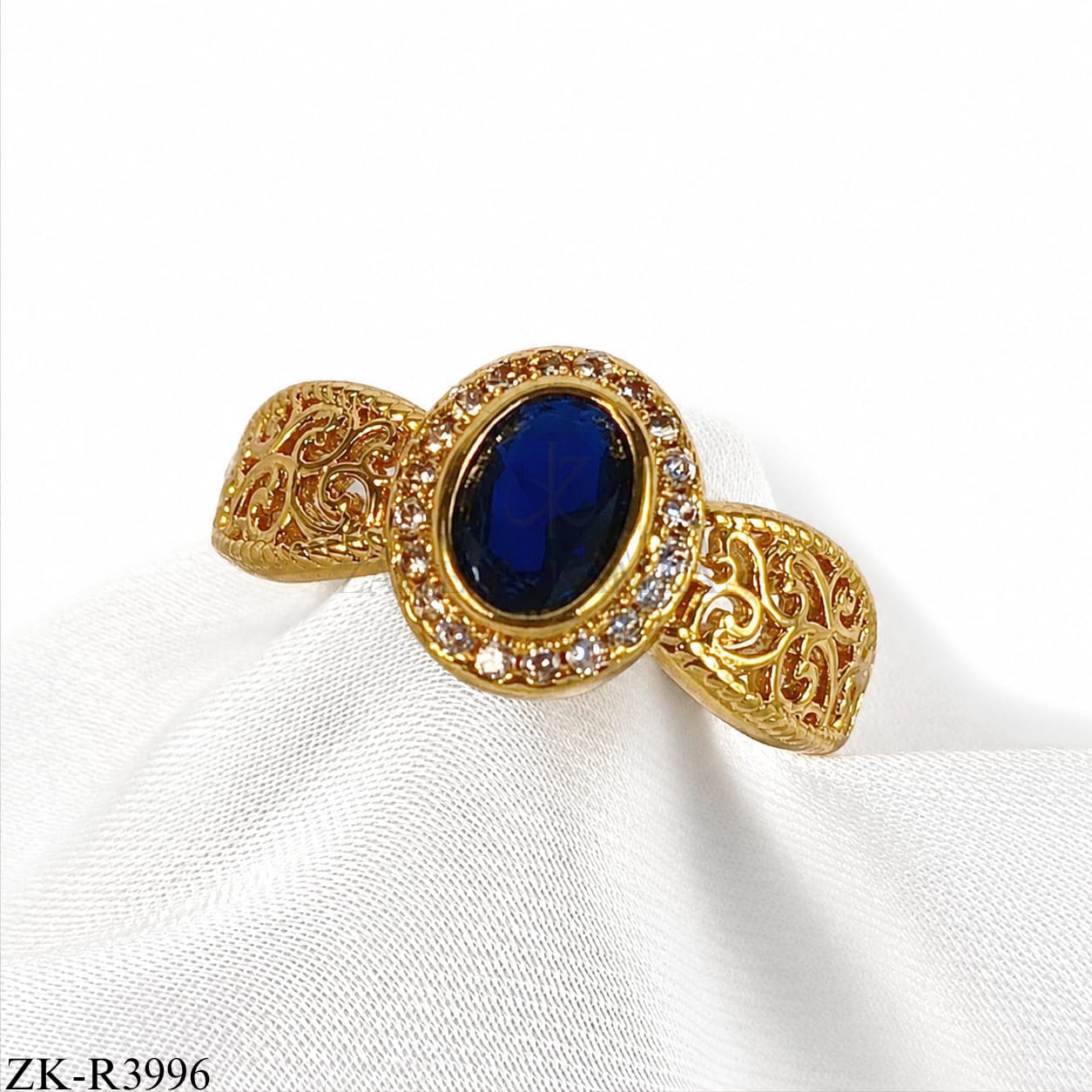 OVATE SAPPHIRE RING