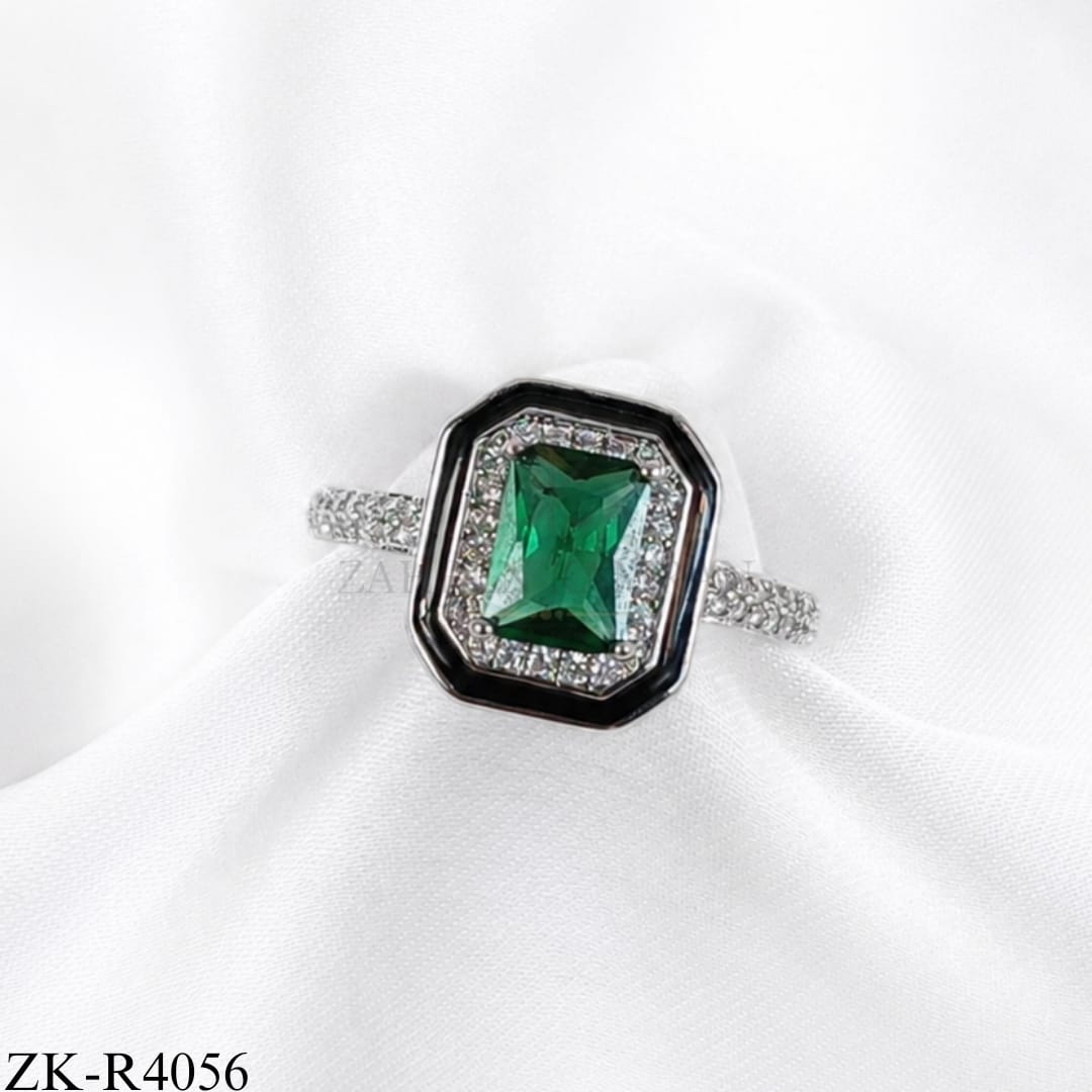 EMERALD BLACK TRIM RING