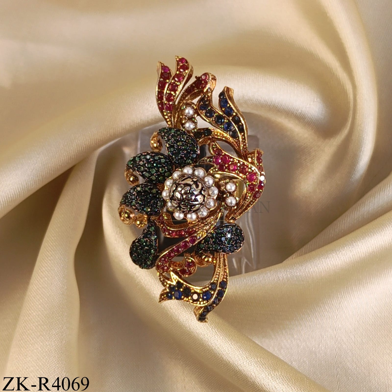 EMERALD BLOSSOM RING