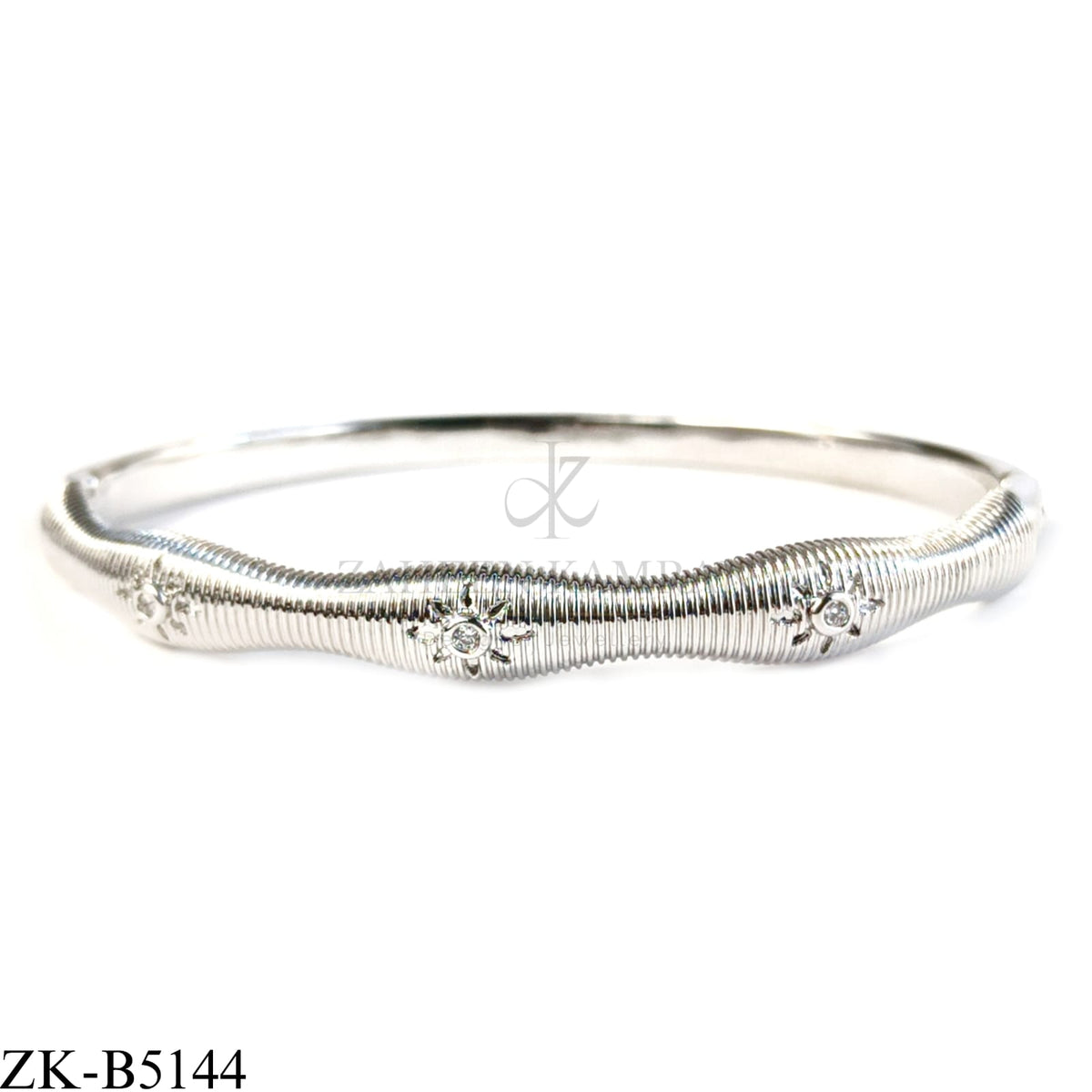 WAVY RIBBED BANGLE