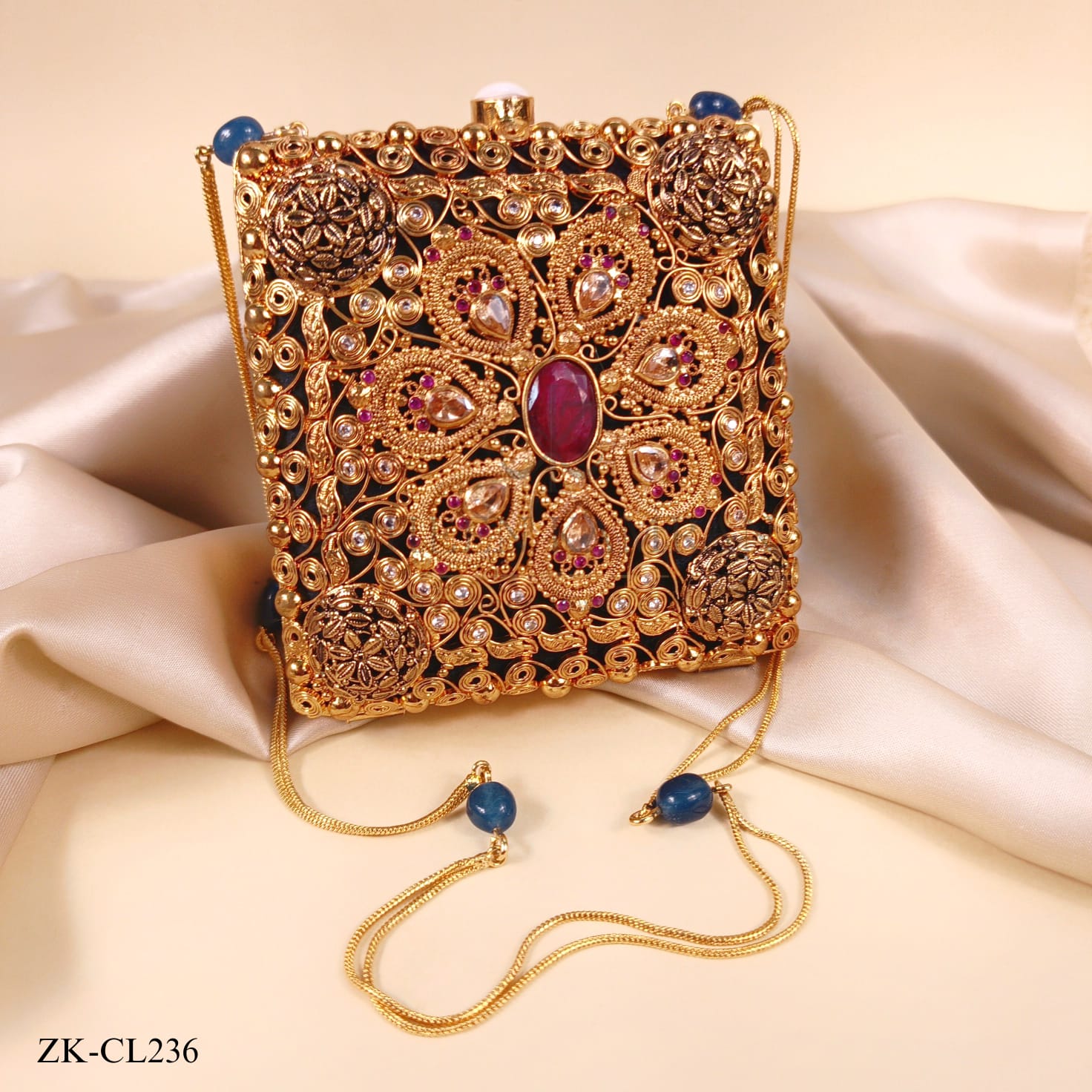 ANTIQUE FLORAL CLUTCH