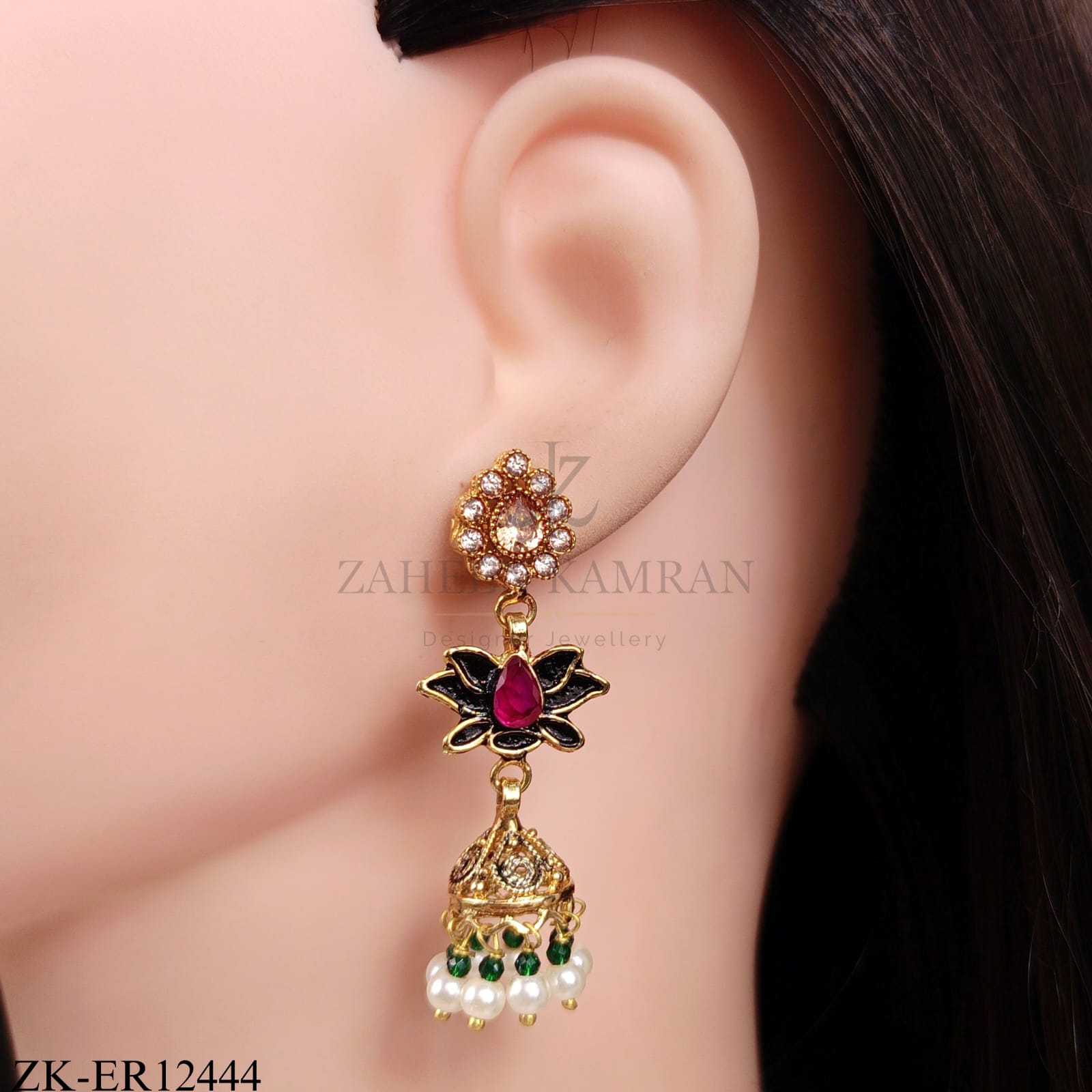 GOLD EMERALD EARRINGS WITH BLACK FLORA