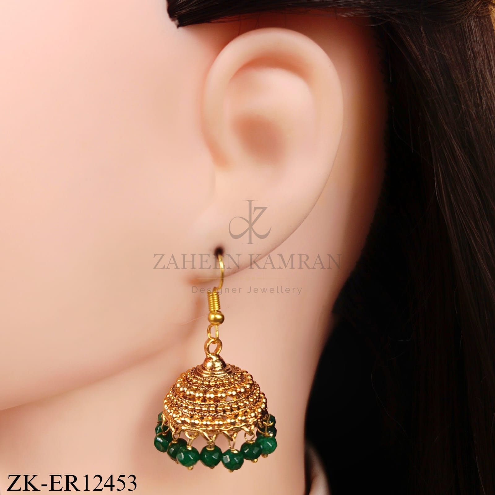 GOLDEN EARRINGS WITH GREEN BEADS