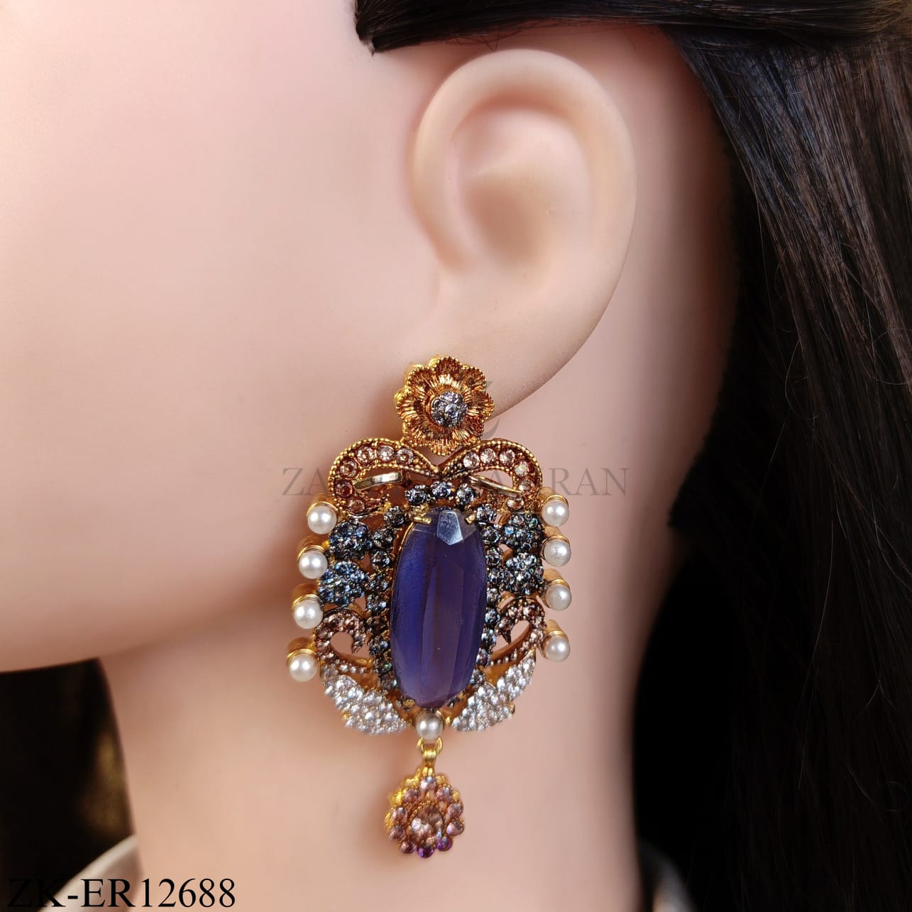 VINTAGE SAPPHIRE CENTRE EARRINGS