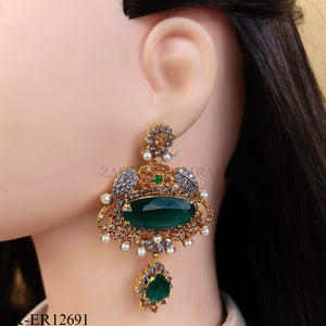 GOLD EMERALD FLORAL PATTERN EARRINGS