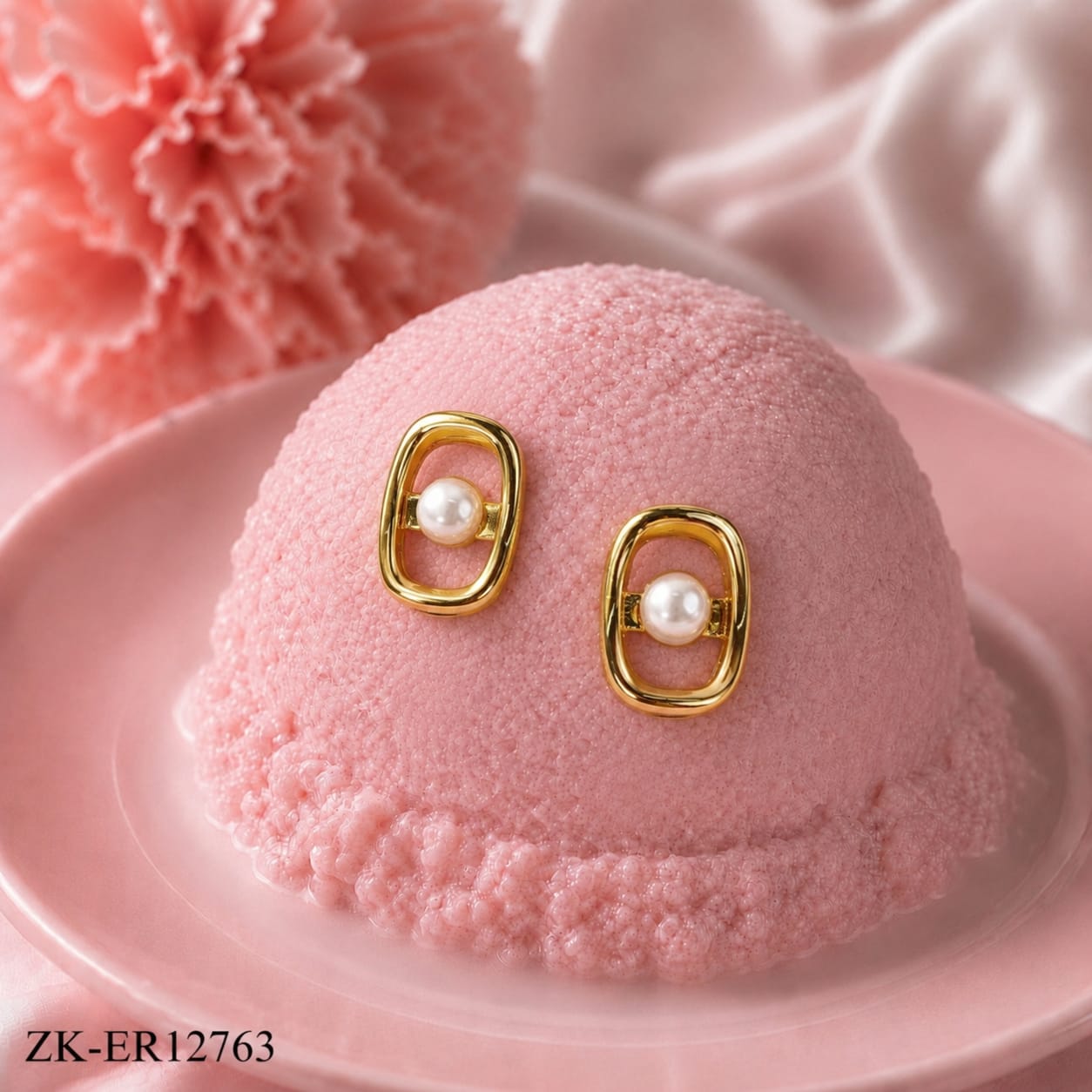 GOLD RECTANGULE EARRINGS WITH PEARL CENTRE