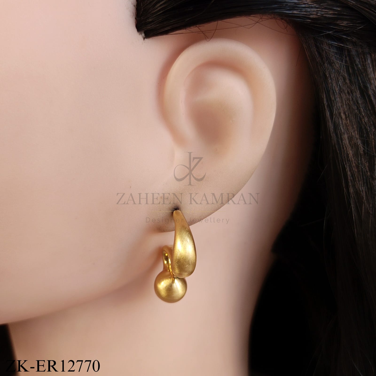 GOLD UNIQUE EARRINGS