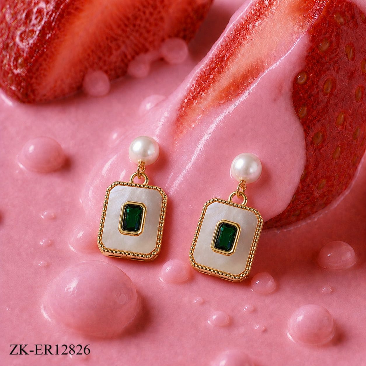 GOLD TONE SHELL EMERALD CENTRE EARRINGS