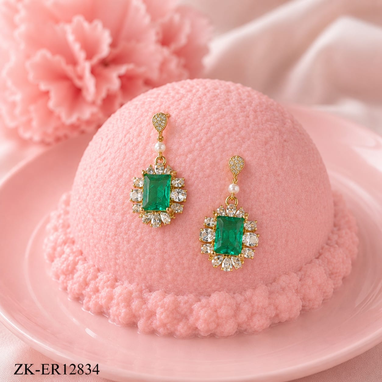 GOLD TONE EMERALD KUNDAN EARRINGS