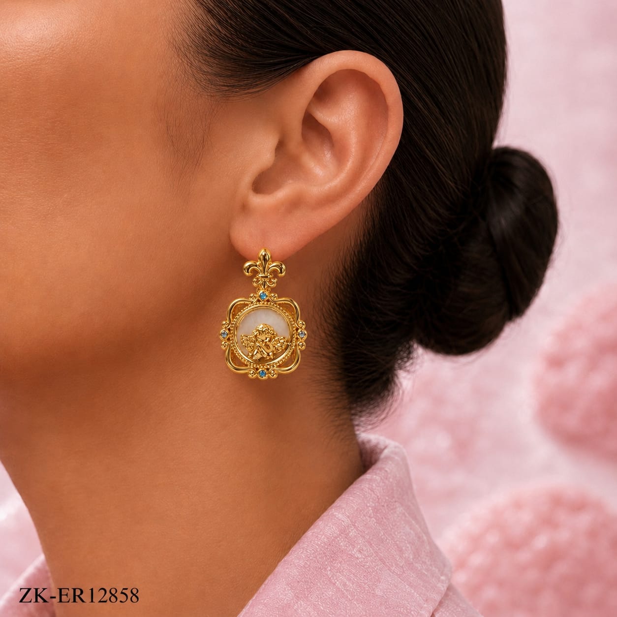 VINTAGE GOLDEN WHITE GLASS CENTRE EARRINGS
