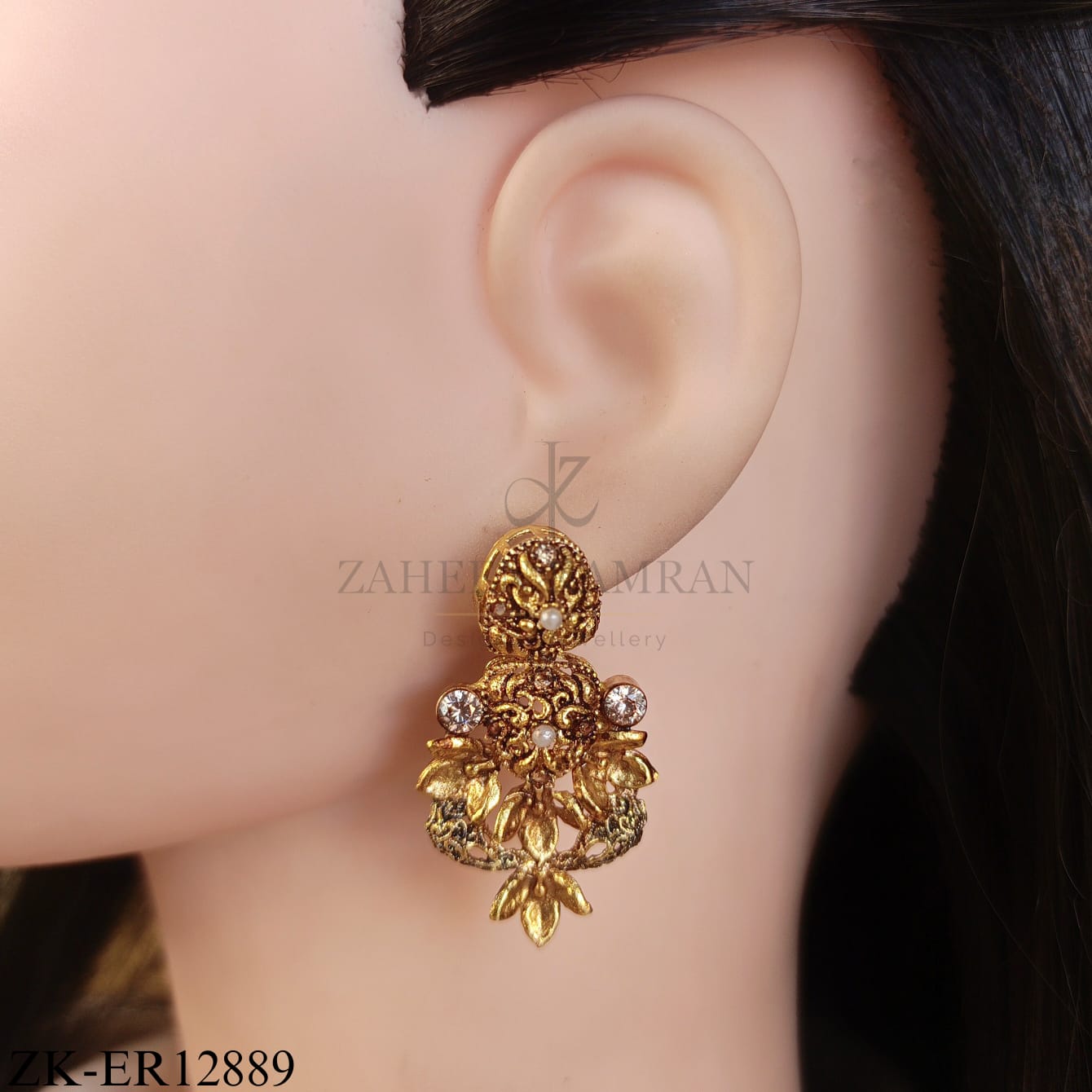 GOLDEN LEAFLET EARRINGS