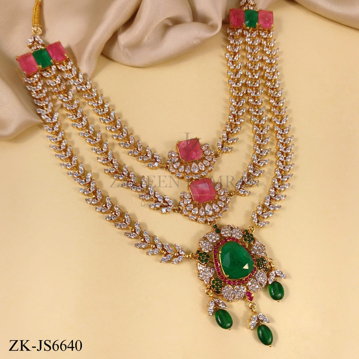 EMERALD SQUARE SET