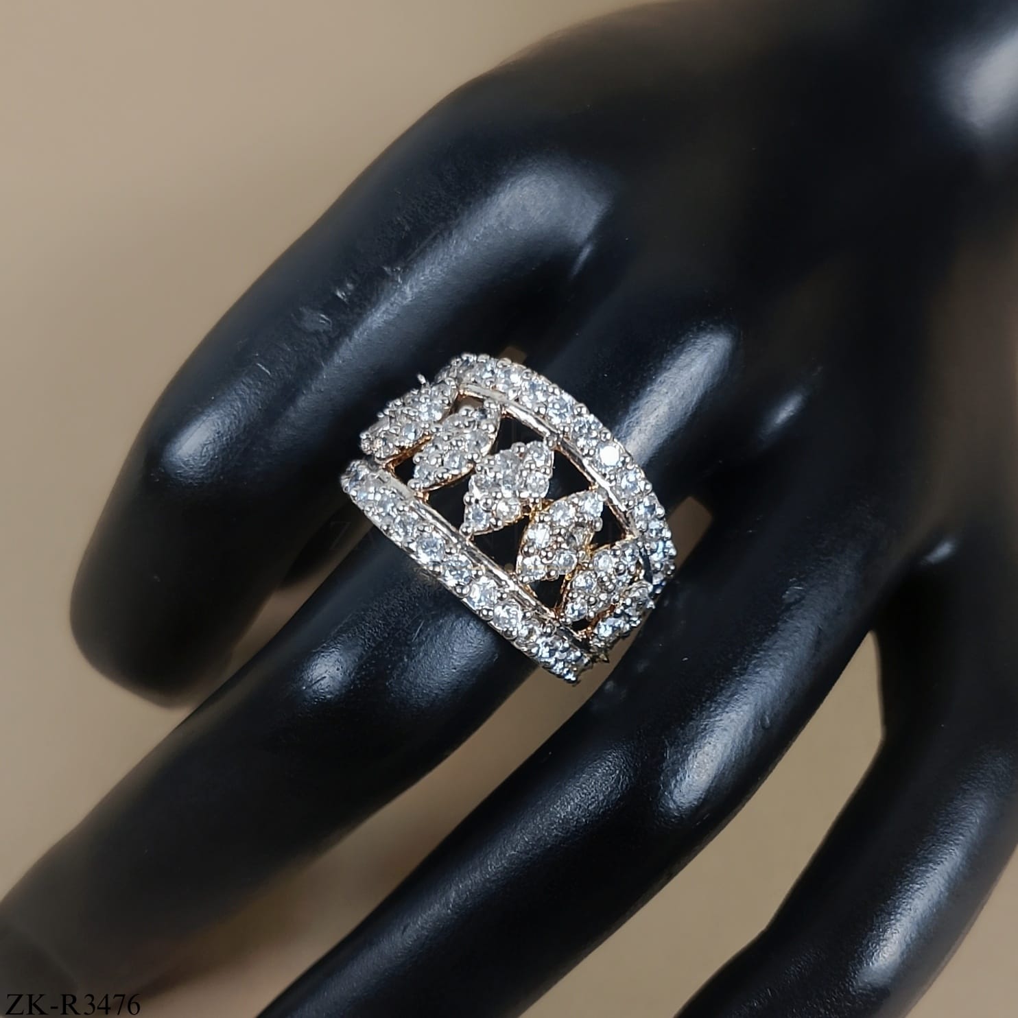 ZIRCONIAN RING