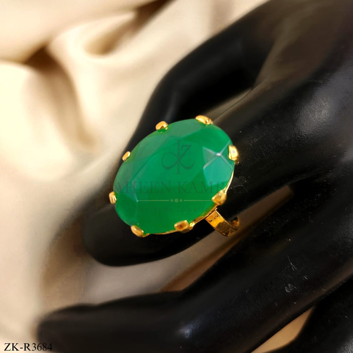 EMERALD RING