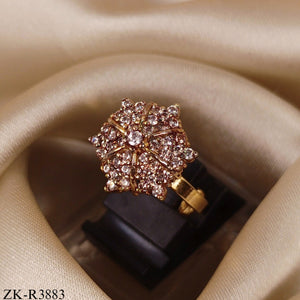 STONE CLUSTER GOLD STAR RING