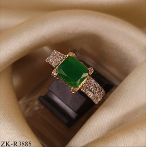EMERALD GOLD BAND RING