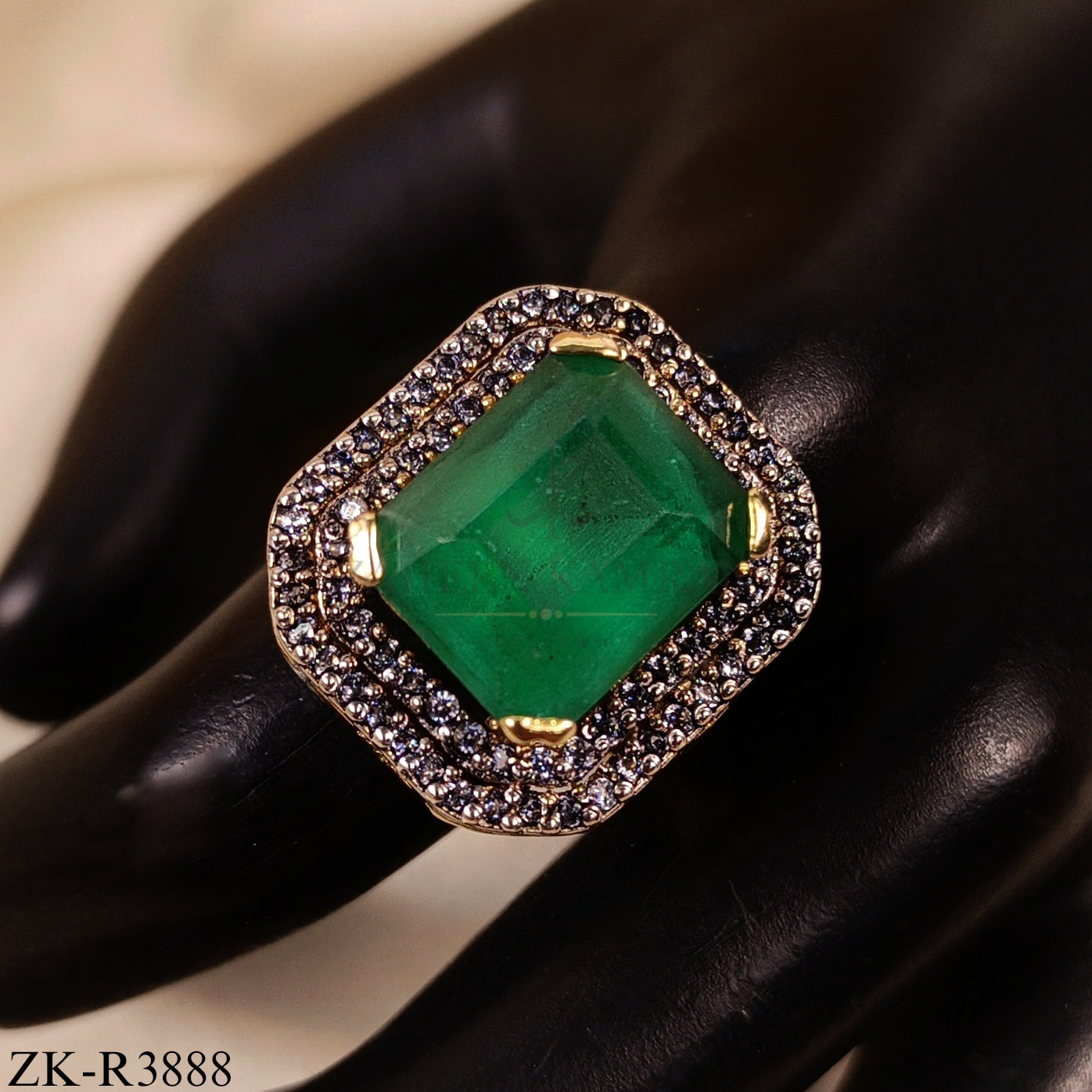 EMERALD SQUARE HALO RING