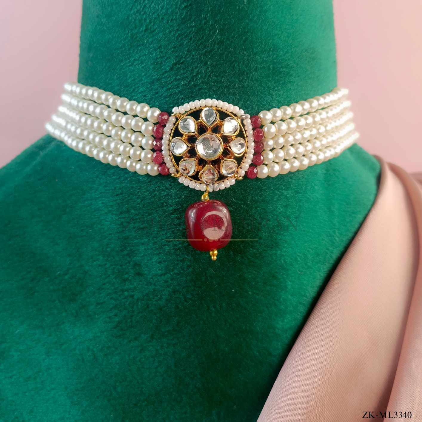 GARNET CHOKER