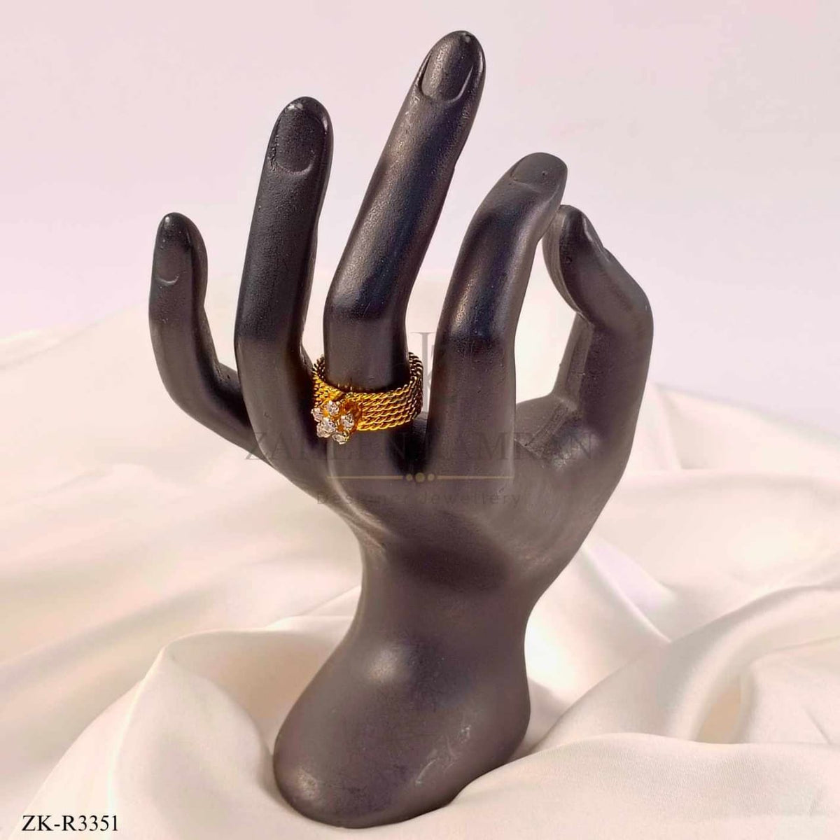 ZIRCONS RING